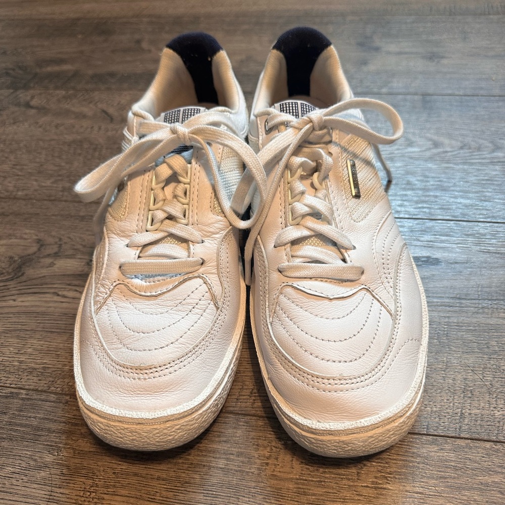 White k-Swiss shoes
